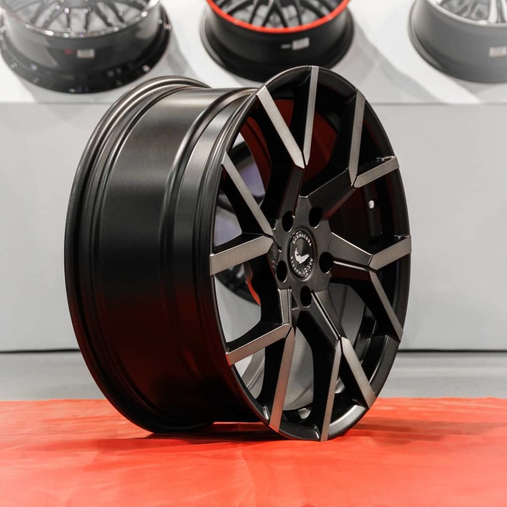 Essen Motor Show 2018 Highlights - Barracuda Wheels Tzunamee Evo Alufelgen. Schwarze Felgen für die Reifen bis 20 Zoll