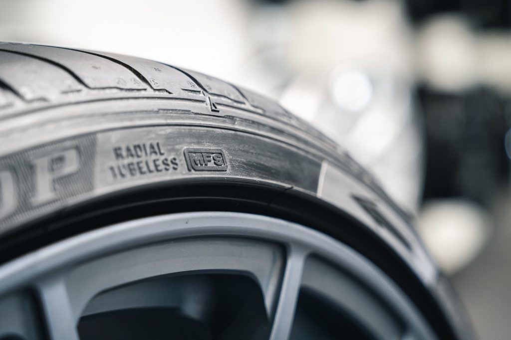 Felgenschutz - Reifen Felgenschutz Kennzeichnung MFL am Reifen zu sehen